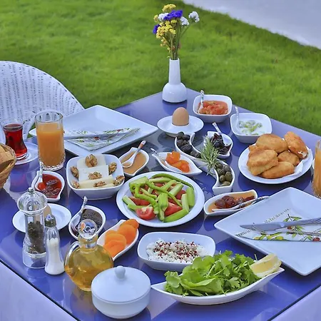 Kiraz Butik Bed & Breakfast Alaçatı