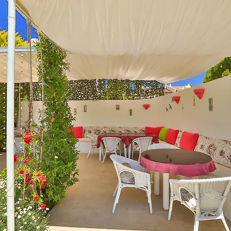 Bed & Breakfast Kiraz Butik Alaçatı