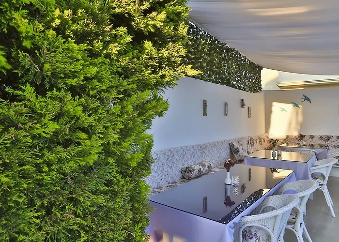 Kiraz Butik B&B Alacati