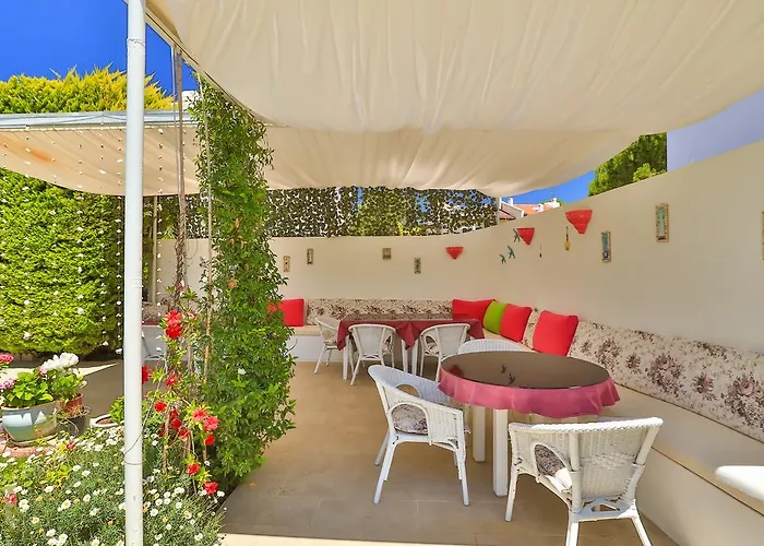 Bed & Breakfast Kiraz Butik Alaçatı