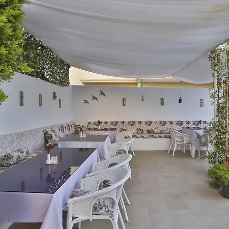 Kiraz Butik Frühstückspension Alaçatı