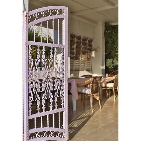 Kiraz Butik Frühstückspension Alaçatı