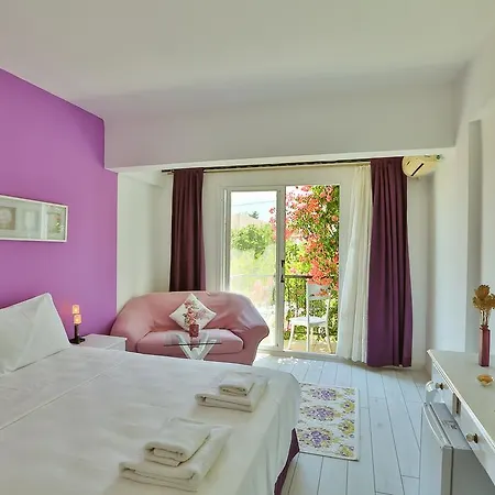 Bed & Breakfast Kiraz Butik Alacati